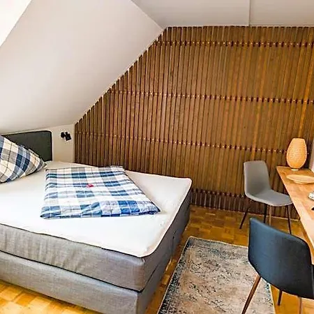 & Bischoff Hotel *