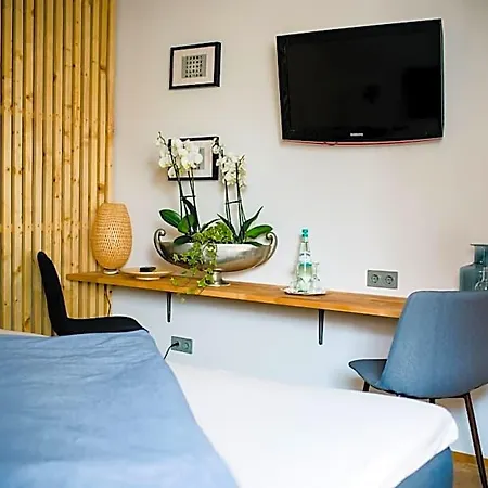 & Bischoff Otel